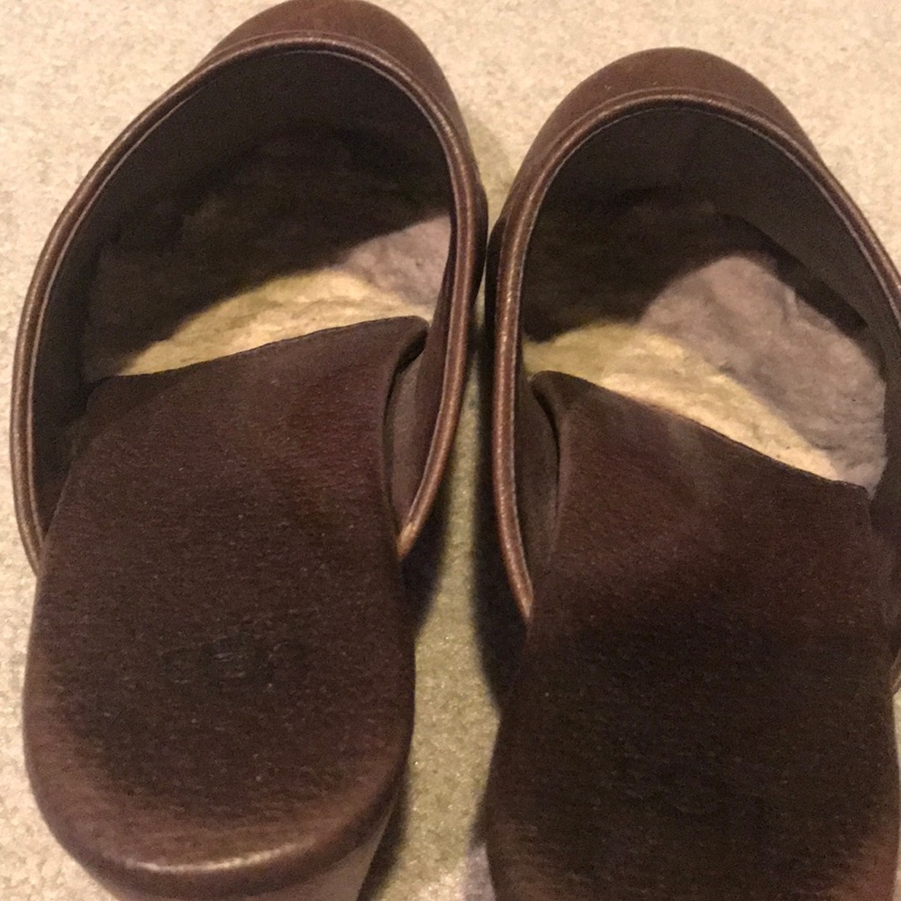 UGG CLOGS! - Picture 3 of 5